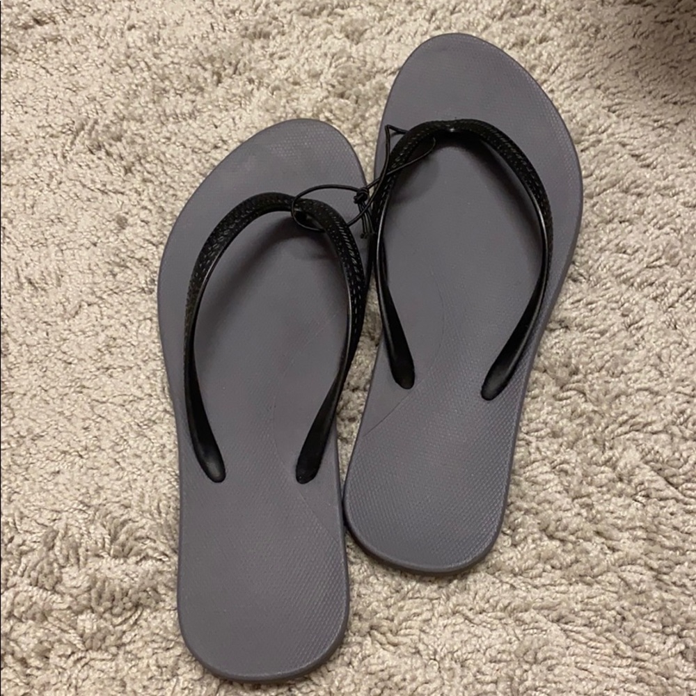 brand new gray flip flops